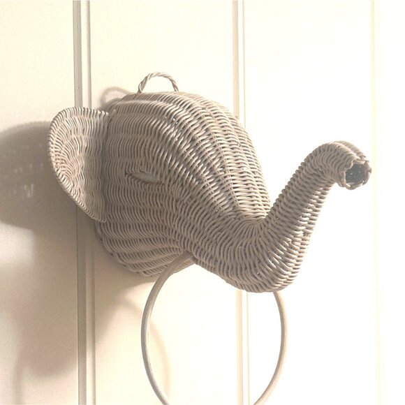 Wall-Mounted Wicker Elephant Ring Towel Holder Home Walll Decor Unique Handmade - Picture 2 of 11